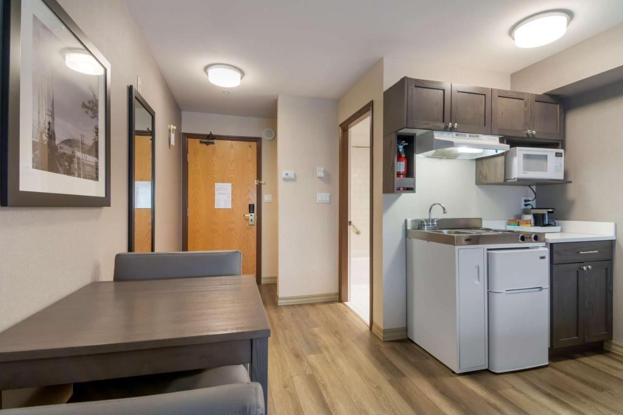 Best Western Premier Aberdeen Kamloops Exterior photo